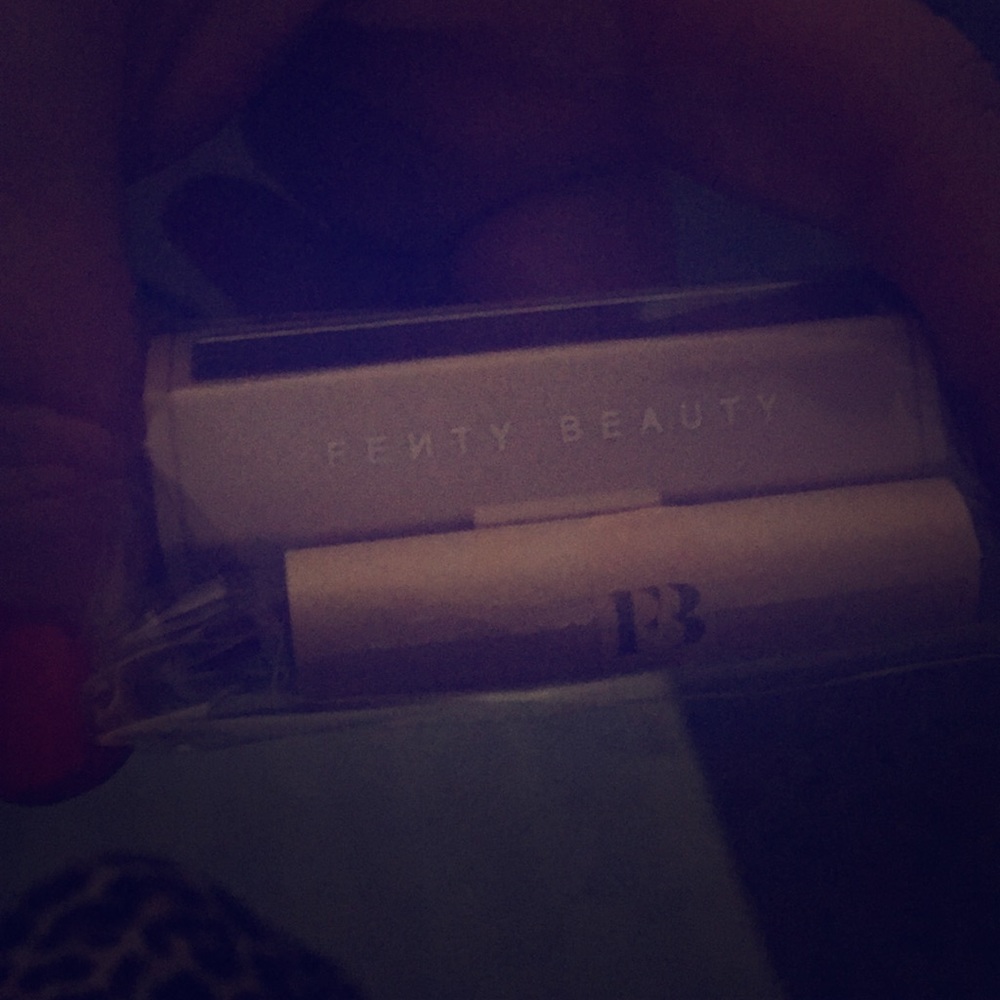 Fenty beauty blotting papers